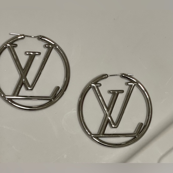 Silver… Silver… LV Silver Earrings - Picture 4 of 5